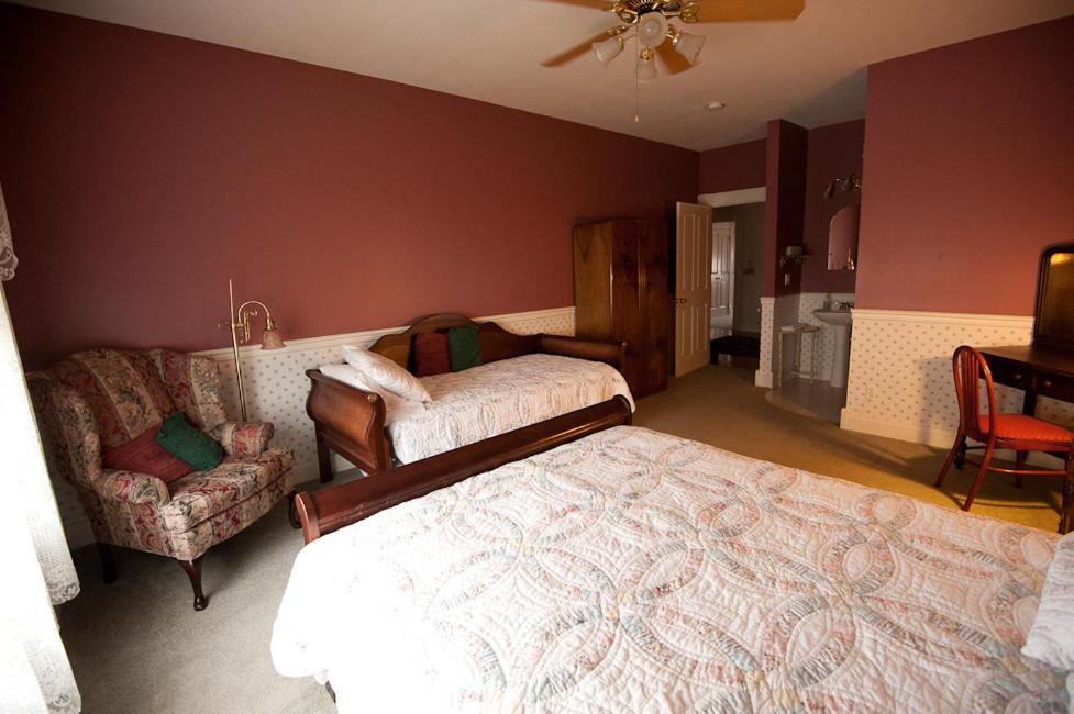 Victorian Veranda Country Inn Lawrence Kamer foto