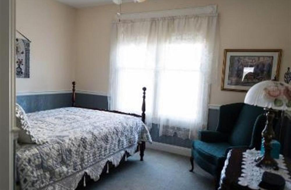 Victorian Veranda Country Inn Lawrence Buitenkant foto